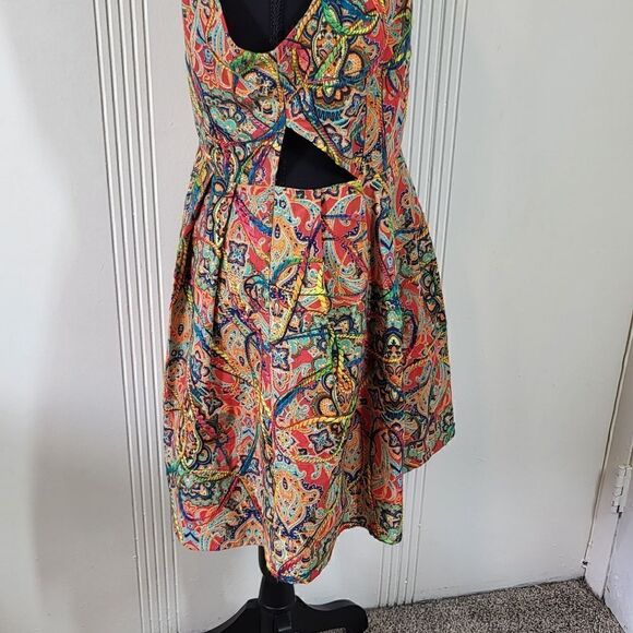 Beautifully Cut Out Dress - Picture 10 of 11